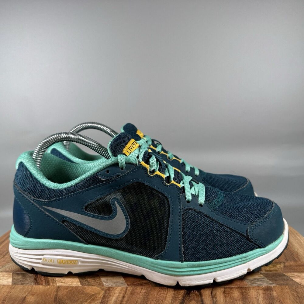 Nike Womens Dual Fusion Livestrong 554693-307‎ Green Running Shoes Sneakers Sz 9